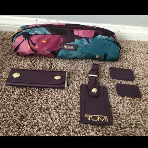 Tumi Luggage accessory kit
